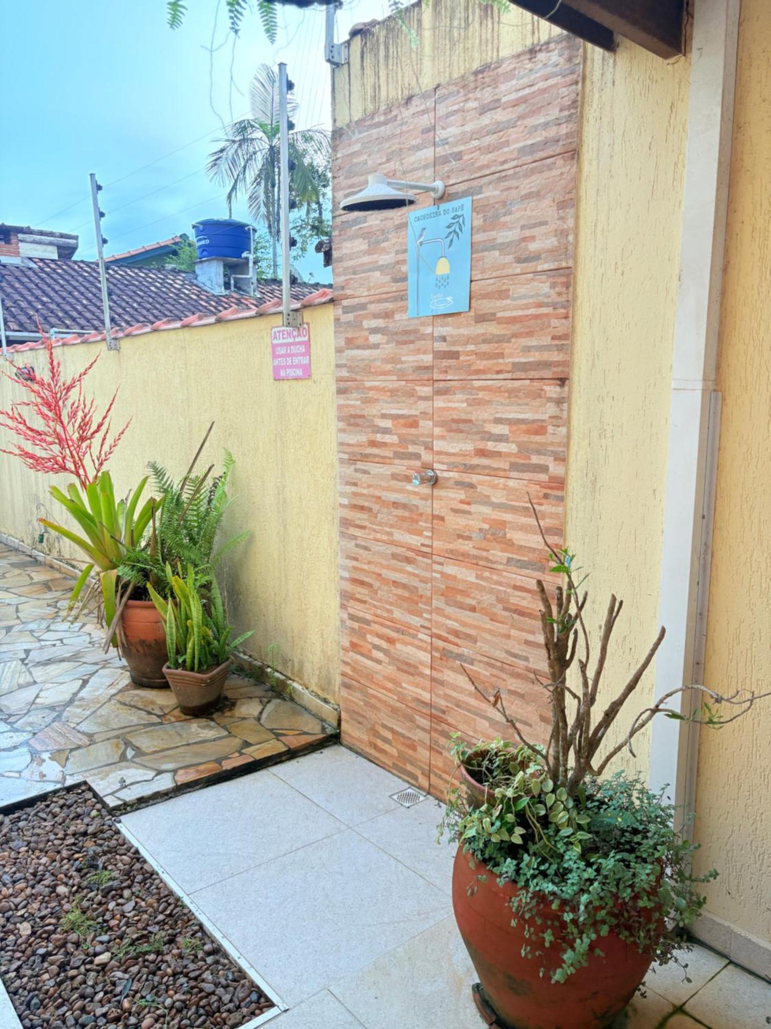 Com Ar Condicionado E Piscina 200 Metros Da Do Sape Casa de hóspedes