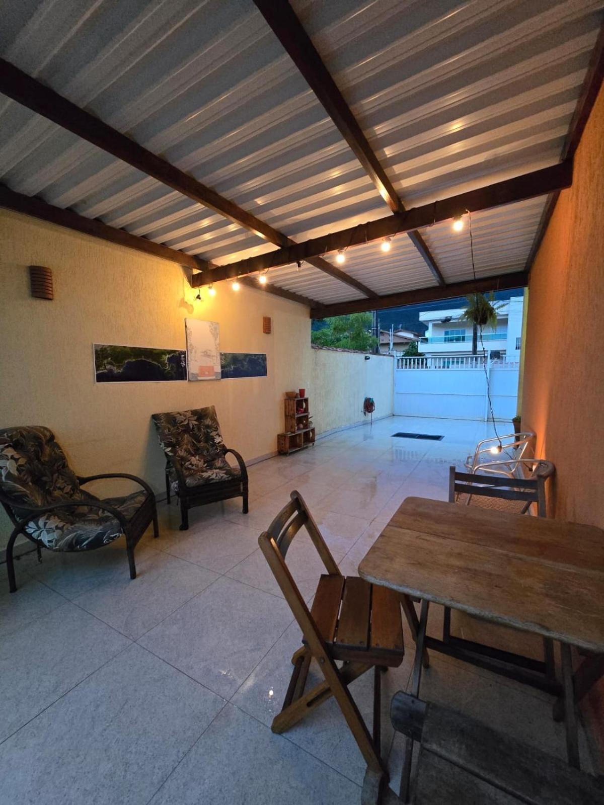 Com Ar Condicionado E Piscina 200 Metros Da Do Sape Casa de hóspedes Ubatuba